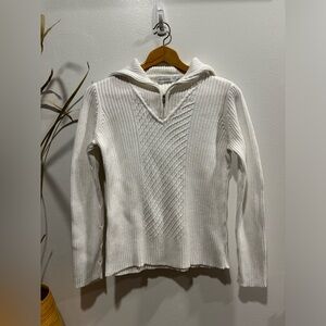 Liz Claiborne ladies knit white 3/4 zip up sweater. Large, like new, EUC! !